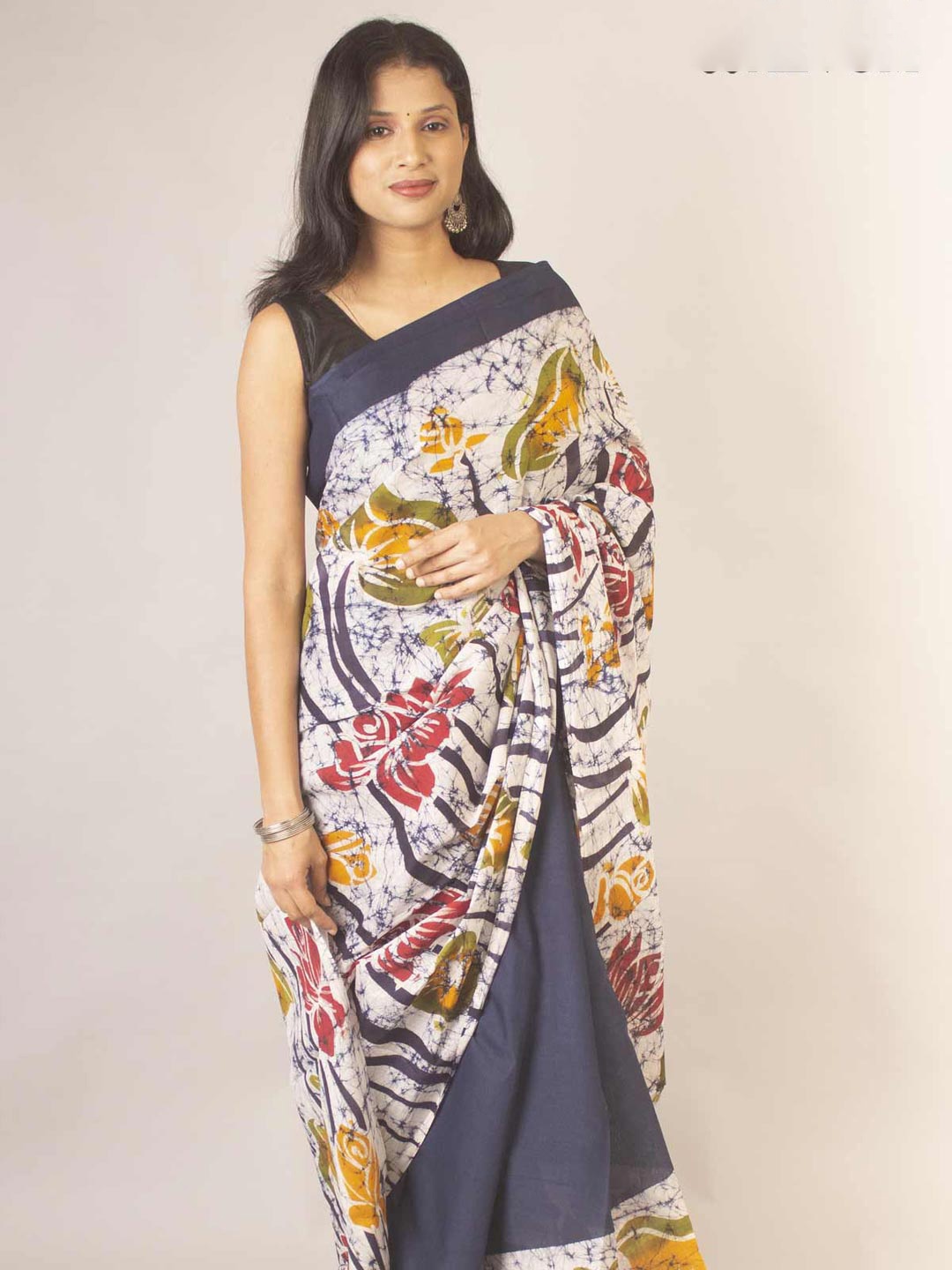 

Aevum Floral Printed Pure Cotton Saree, White