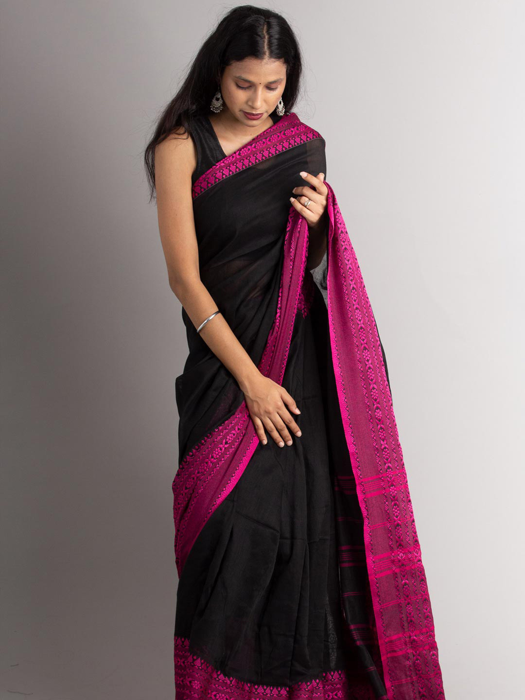 

Aevum Striped Saree, Black