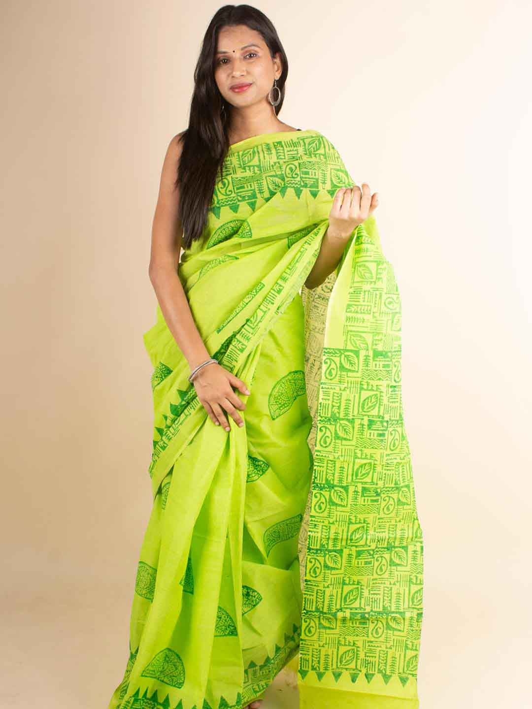 

Aevum Ethnic Motifs Printed Pure Cotton Block Print Saree, Lime green