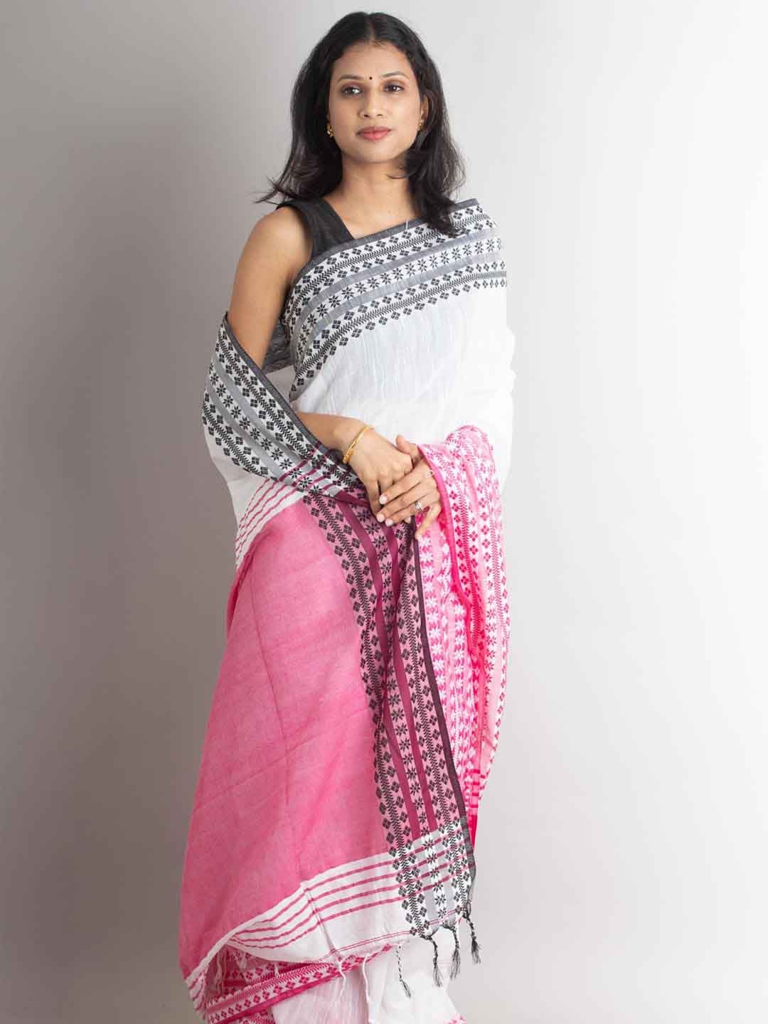 

Aevum Colourblocked Saree, White