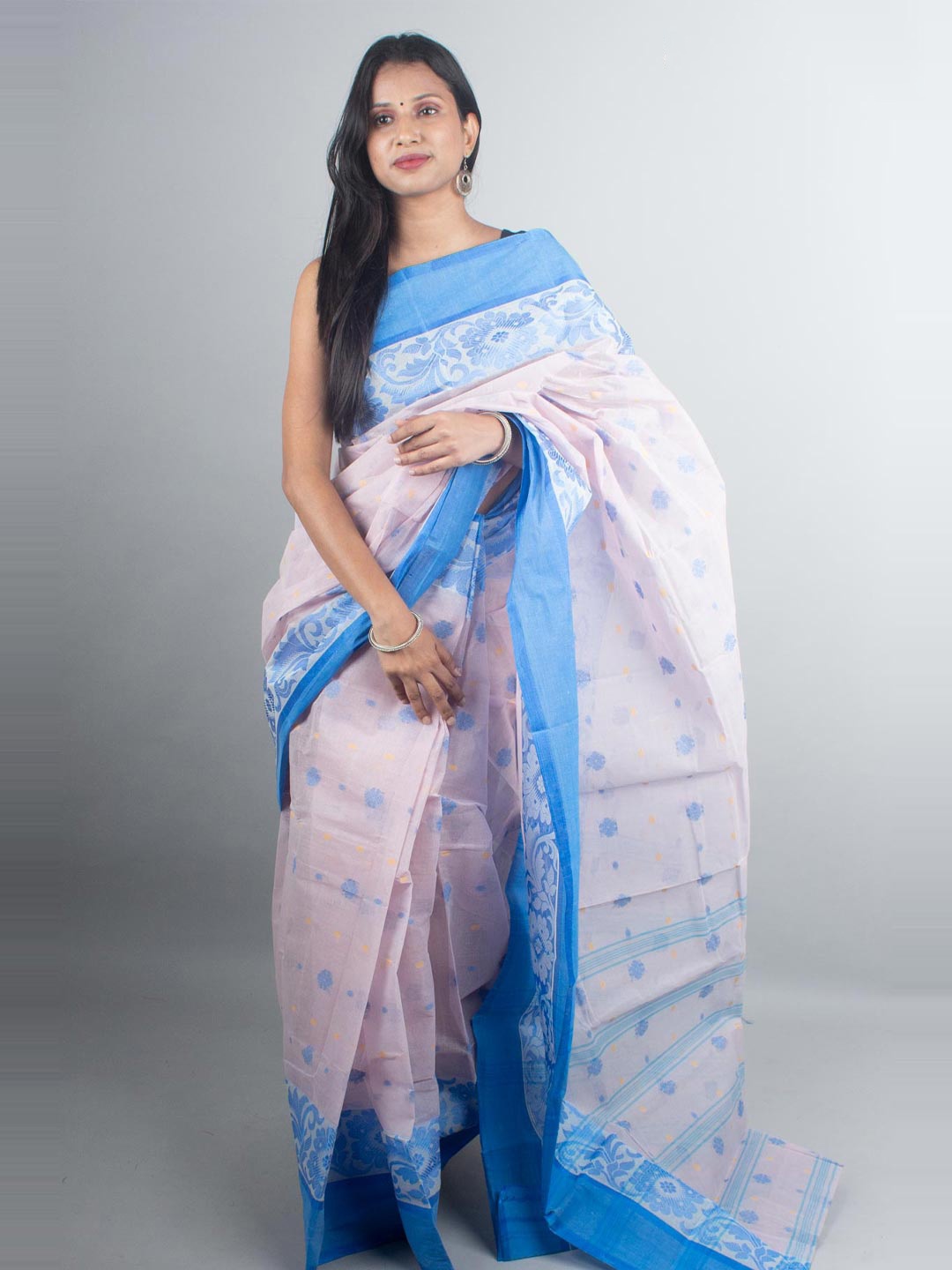 

Aevum Ethnic Motifs Woven Design Pure Cotton Saree, Off white