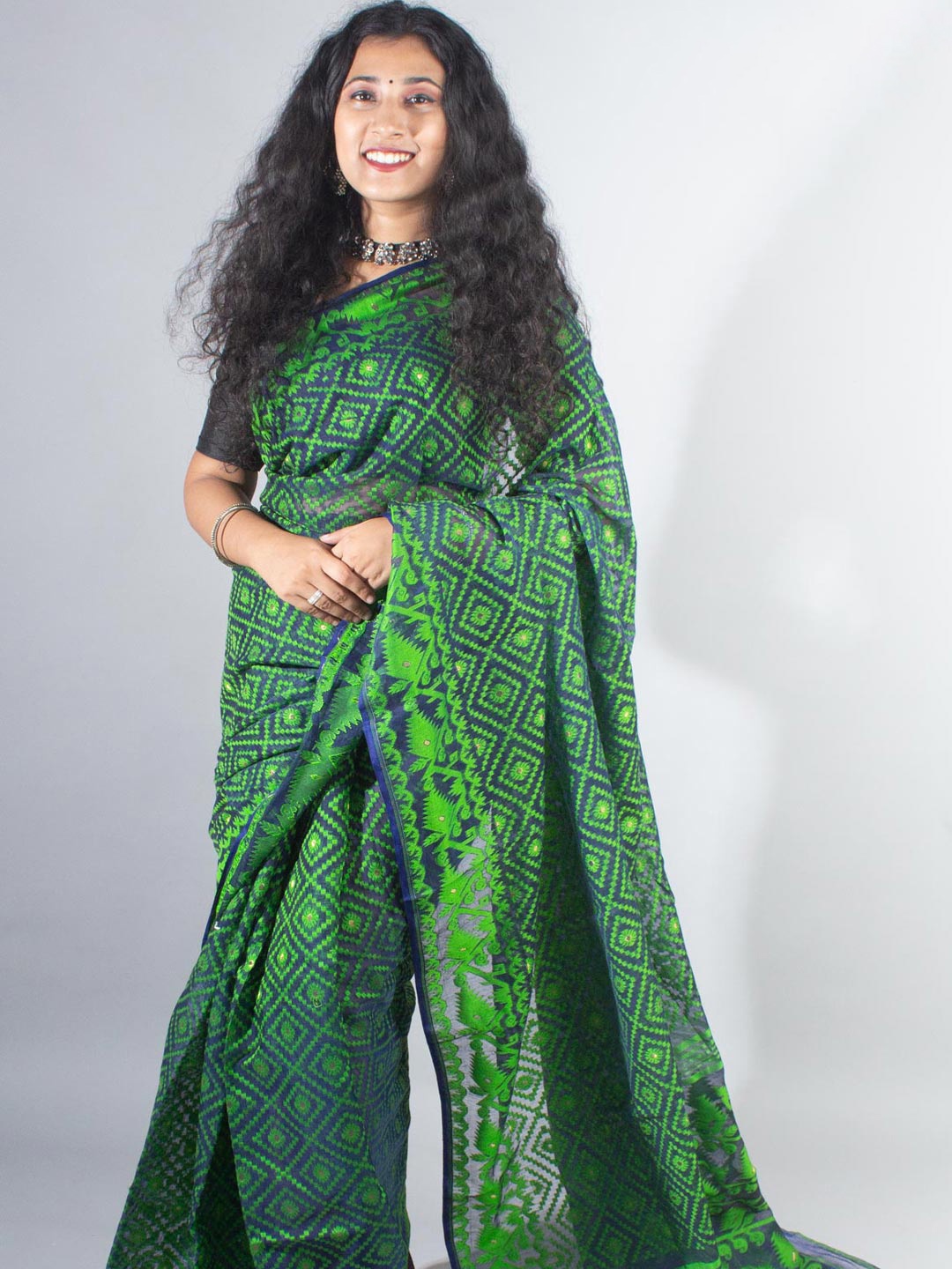 

Aevum Geometric Woven Design Jamdani Saree, Green