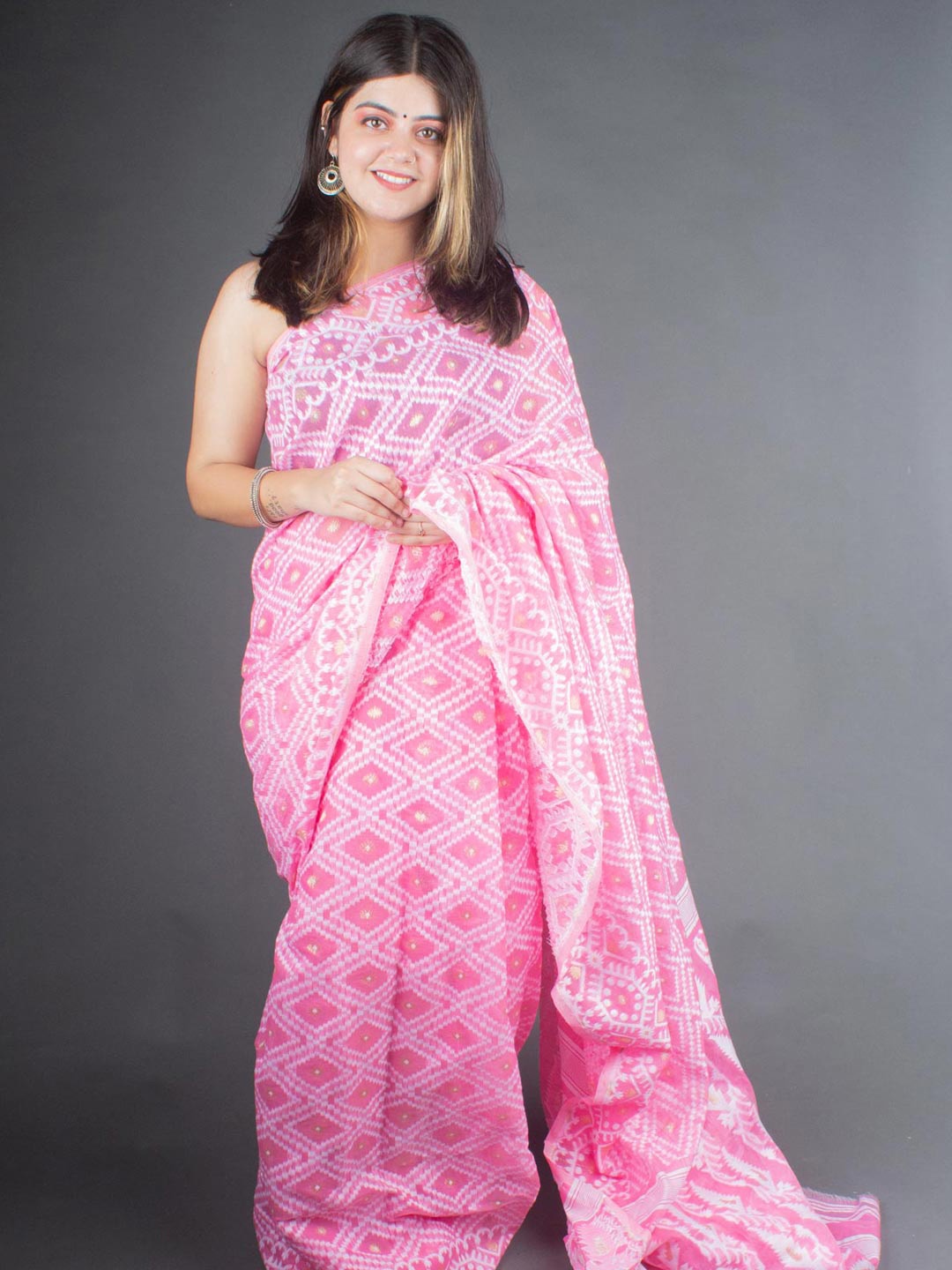 

Aevum Geometric Woven Design Jamdani Saree, Fuchsia
