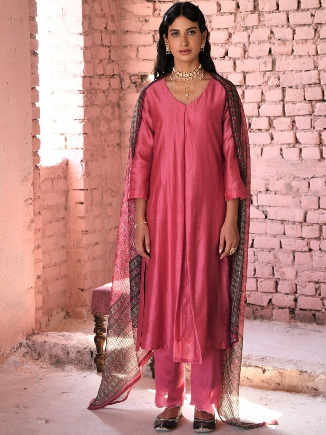 

KARAJ JAIPUR V-Neck Chanderi Silk Kurta With Trouser & Dupatta, Pink