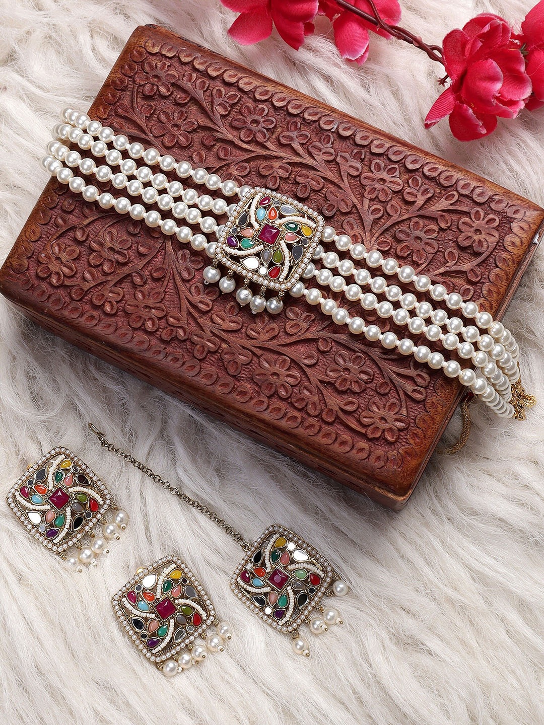 

Mali Fionna Gold Plated Kundan Studded Jewellery Set