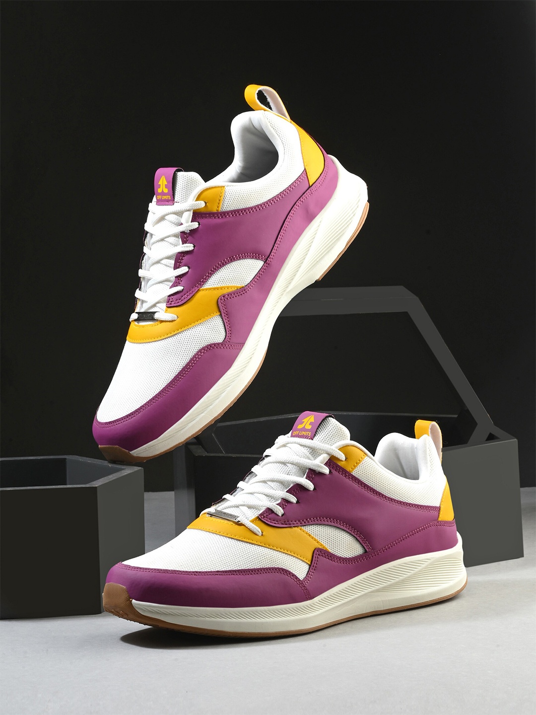 

OFF LIMITS Men Colourblocked Lace-Ups Running Shoes, Purple