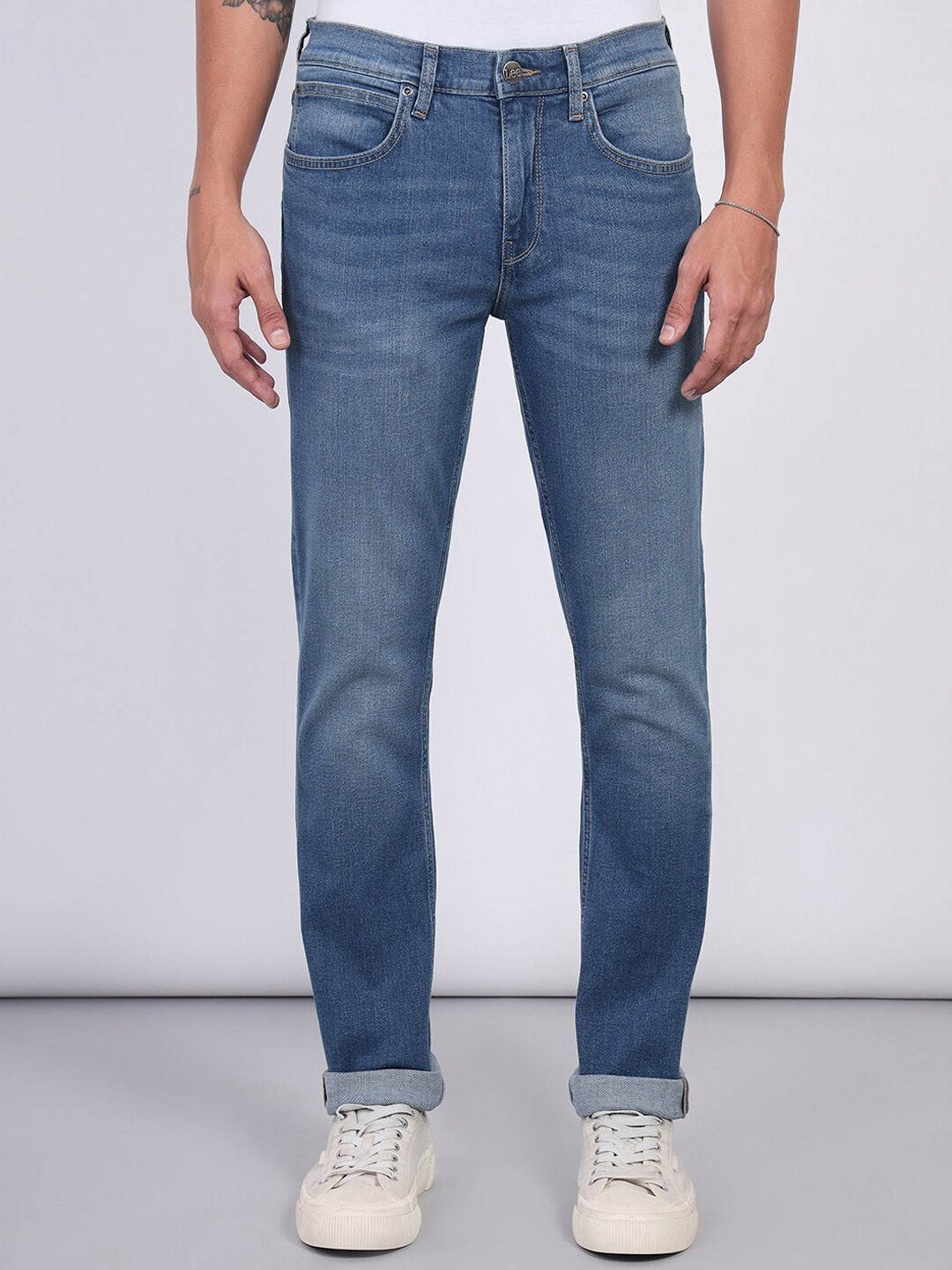 

Lee Men Classic Slim Fit Mid-Rise Clean Look Light Fade Stretchable Jeans, Blue