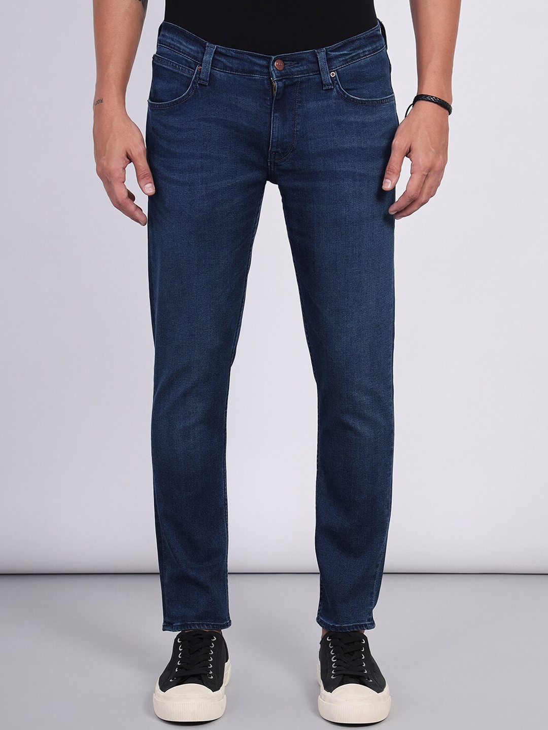 

Lee Men Offsite Skinny Fit Low-Rise Light Fade Stretchable Jeans, Blue