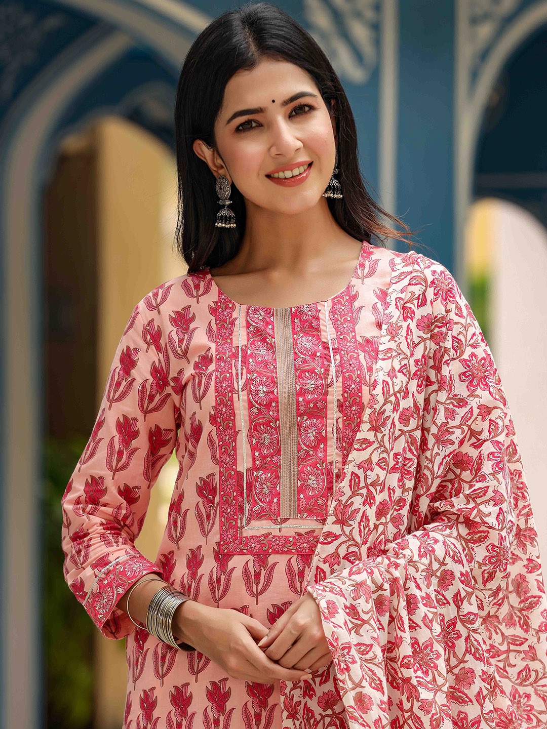 

AHIKA Floral Printed Round Neck Straight Kurta with Trousers & Dupatta, Pink