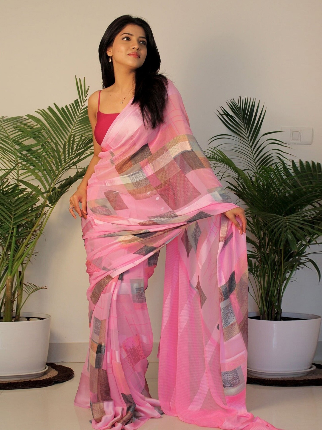 

Sanwariya Silk Abstract Printed Satin Saree, Pink