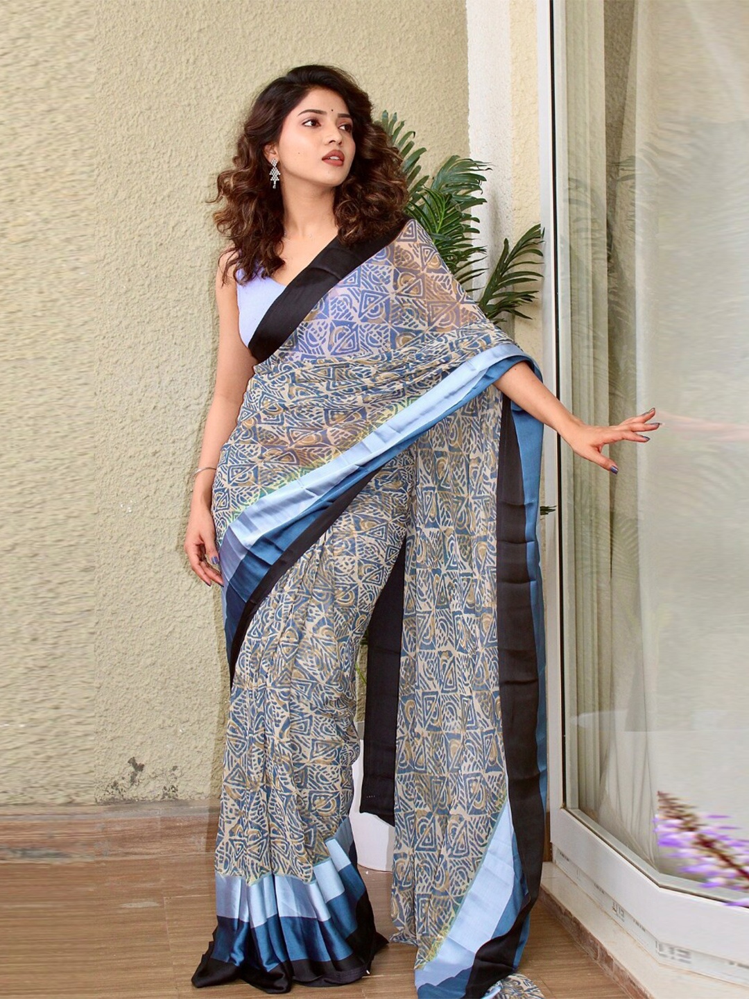 

Sanwariya Silk Satin Saree, Blue