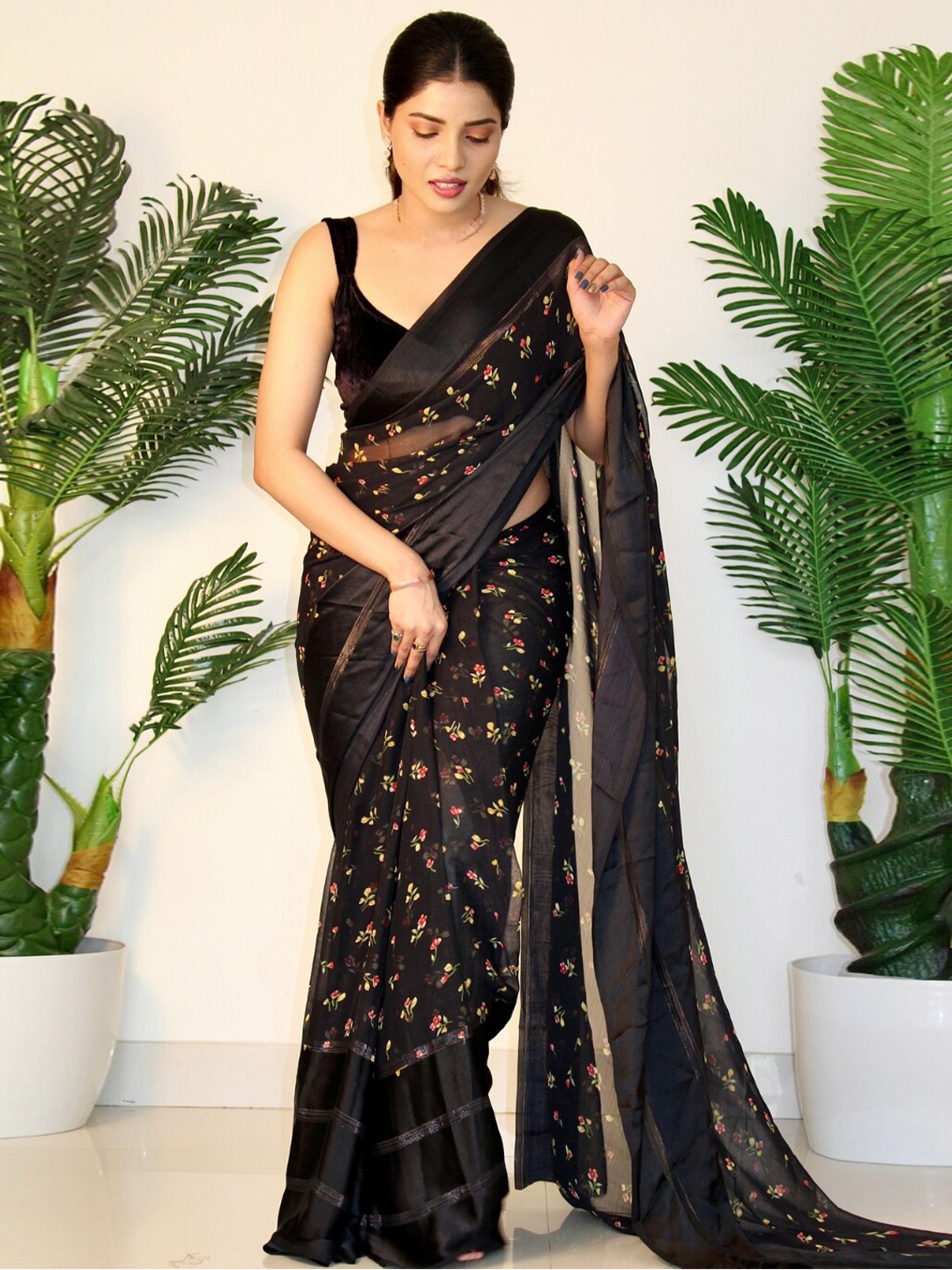 

Sanwariya Silk Floral Satin Saree, Black