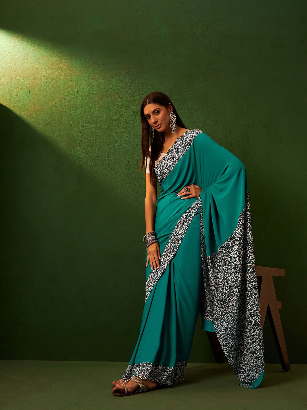 

Sangria Floral Printed Saree, Sea green