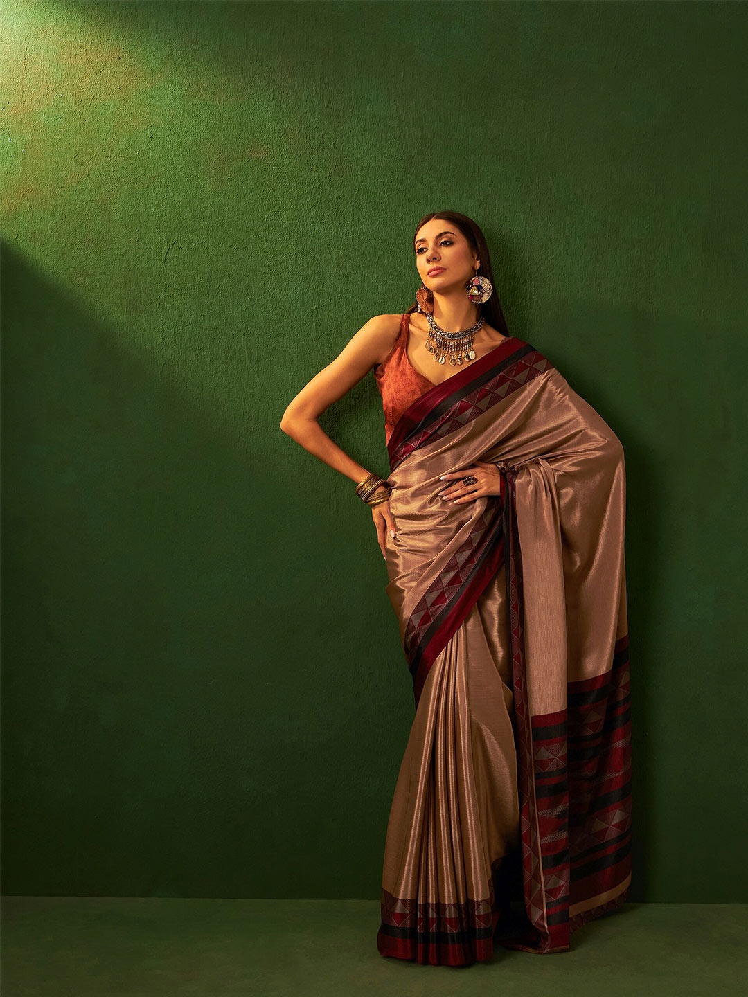 

Sangria Printed Saree With Border, Copper