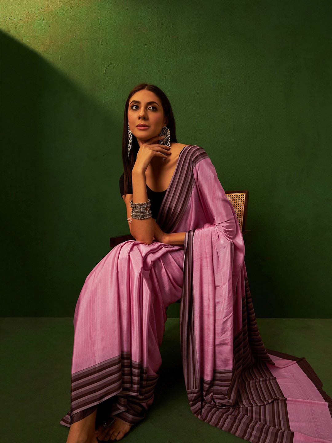 

Sangria Printed Saree With Border, Pink