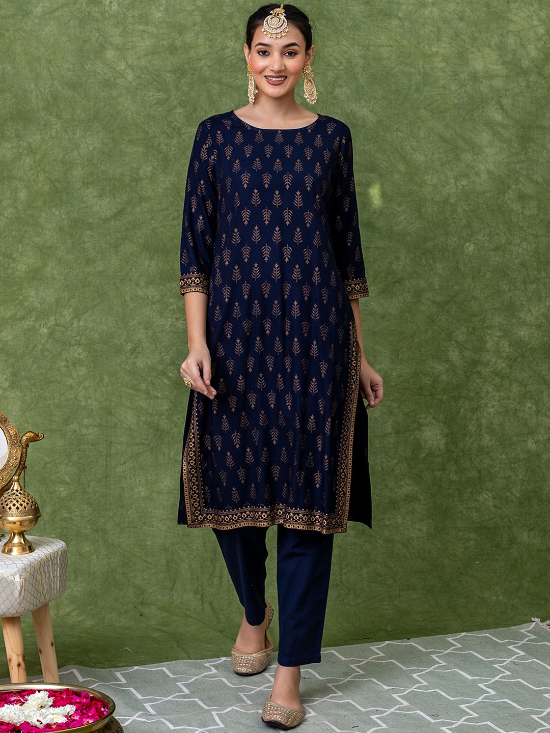 

KASYA Ethnic Motifs Printed Straight Kurta, Navy blue