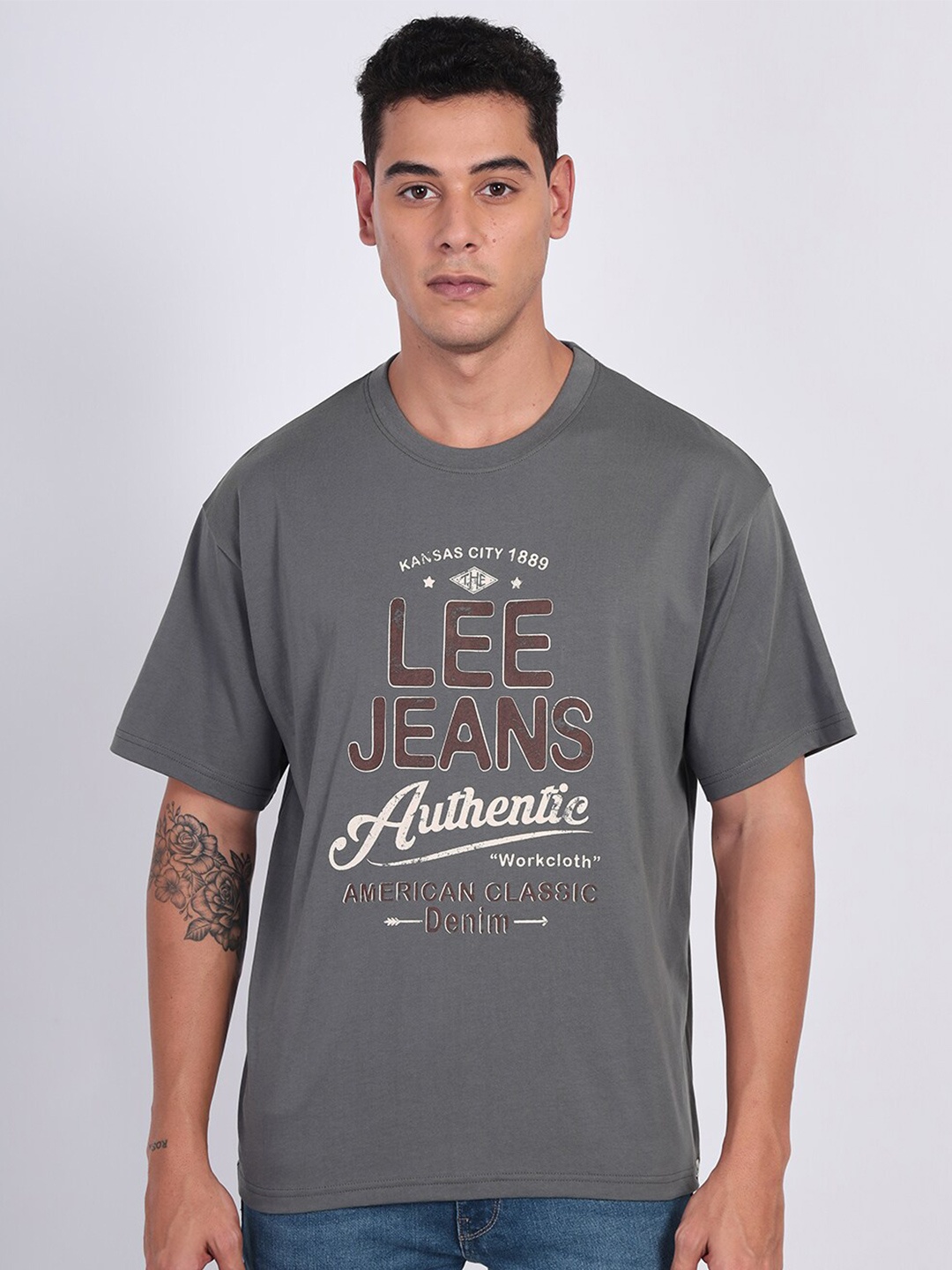 

Lee Men Graphic Print Crew Neck Oversized Fit Tshirt, Grey