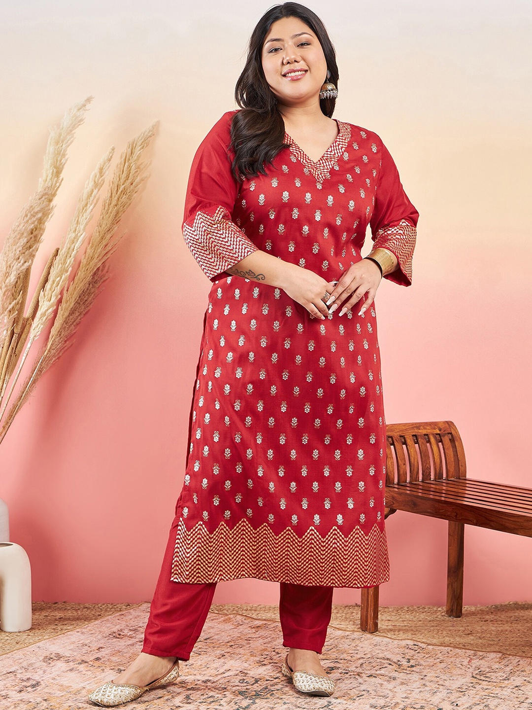 

Sztori Floral Printed V-Neck Straight Kurta with Trouser, Maroon