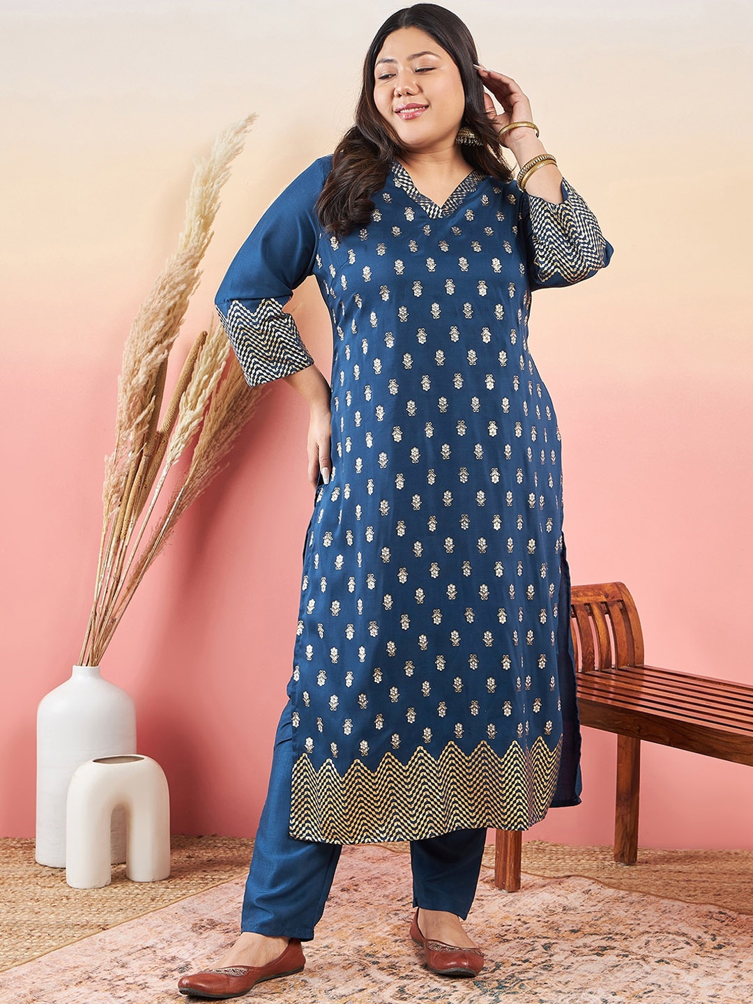 

Sztori Floral Printed V-Neck Straight Kurta with Trouser, Blue