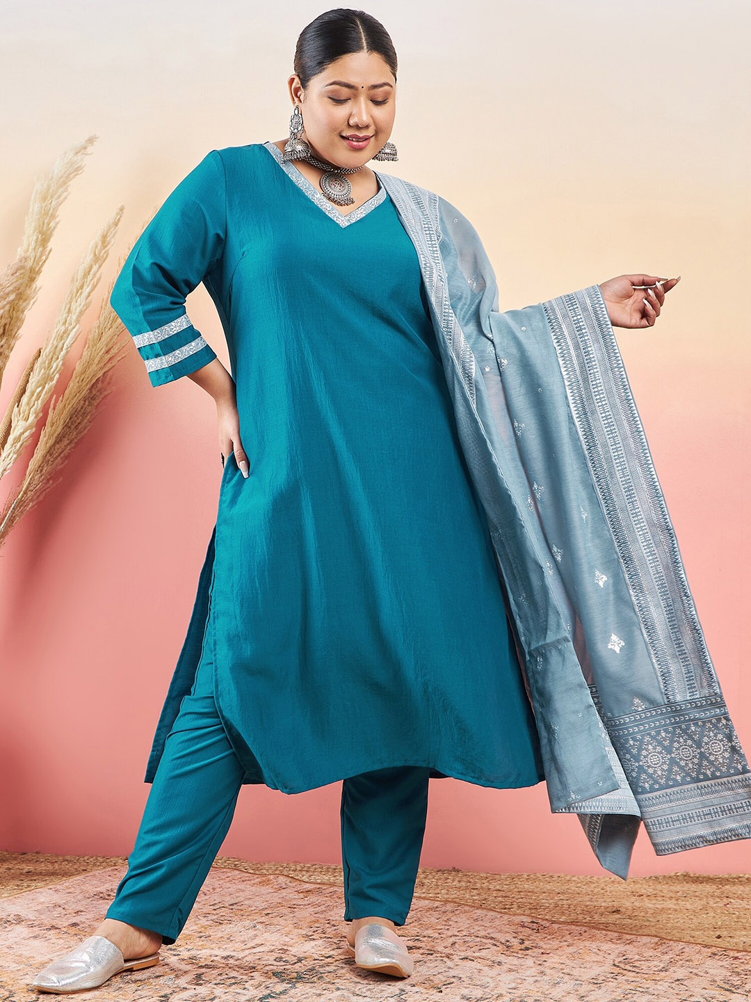 

Sztori V-Neck Straight Kurta With Trouser & Dupatta, Teal