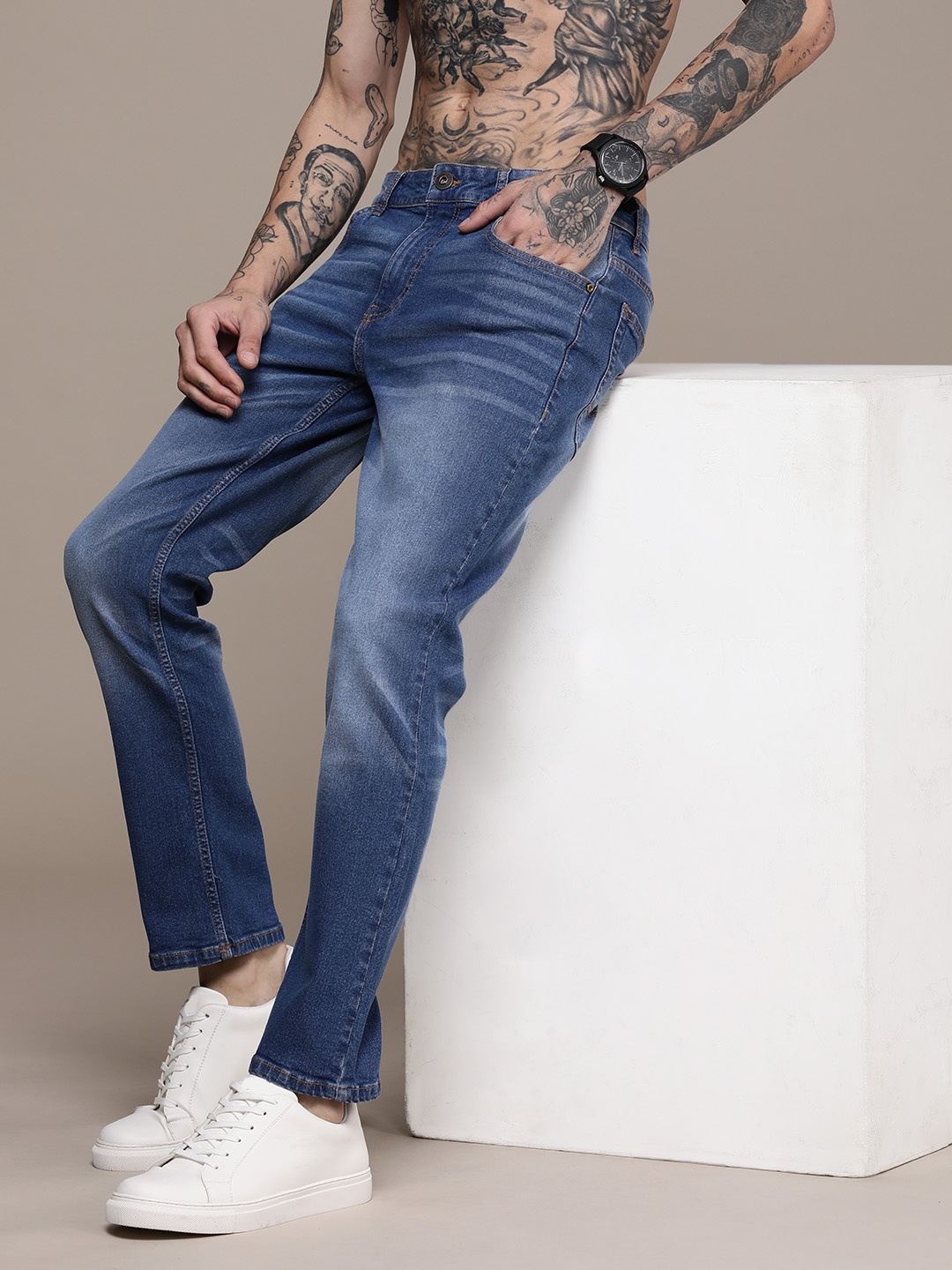 

Roadster Men Slim Fit Light Fade Jeans, Blue
