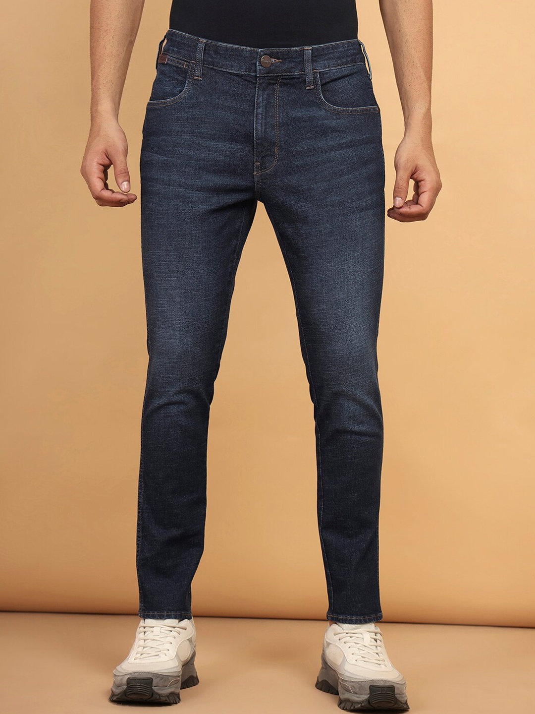 

Wrangler Men Slim Fit Light Fade Stretchable Jeans, Blue