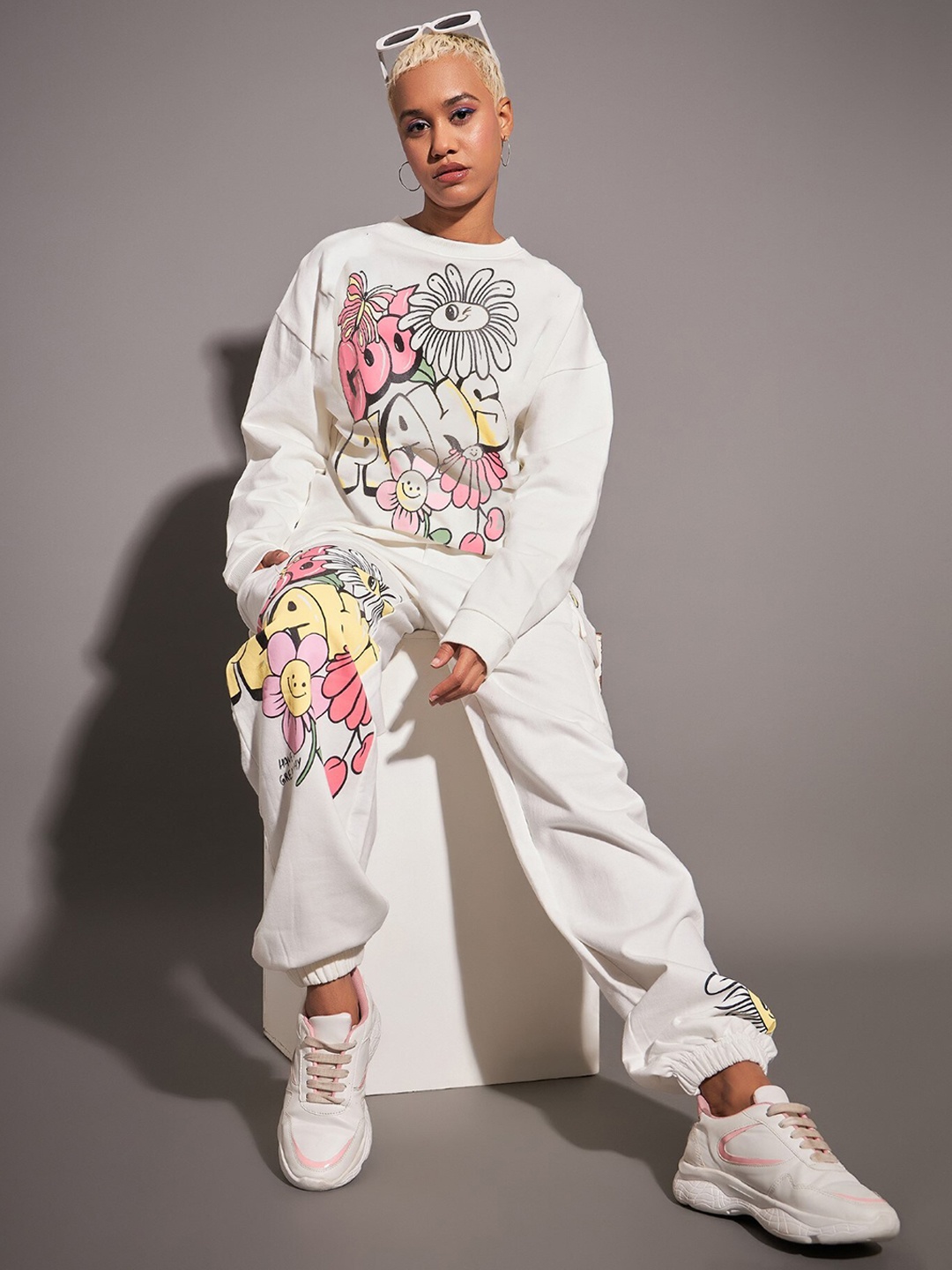 

SASSAFRAS Off White Printed Pure Cotton Sweatshirt & Joggers