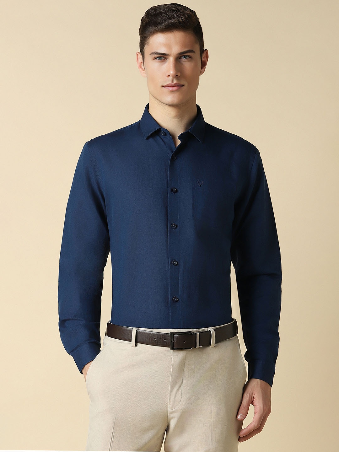 

Allen Solly Men Slim Fit Opaque Formal Shirt, Navy blue