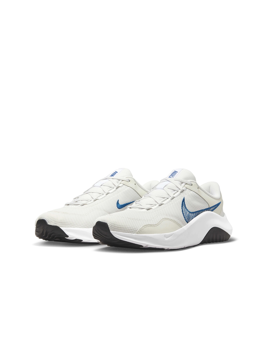 

Nike Men Legend Essential 3 Next Nature Workout Shoes, White