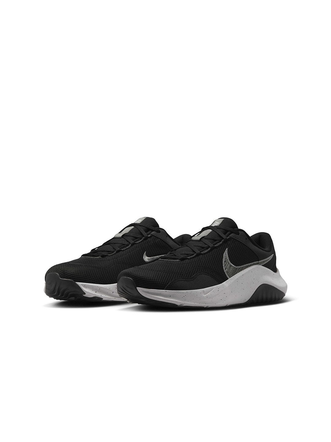 

Nike Men Legend Essential 3 Next Nature Workout Shoes, Black