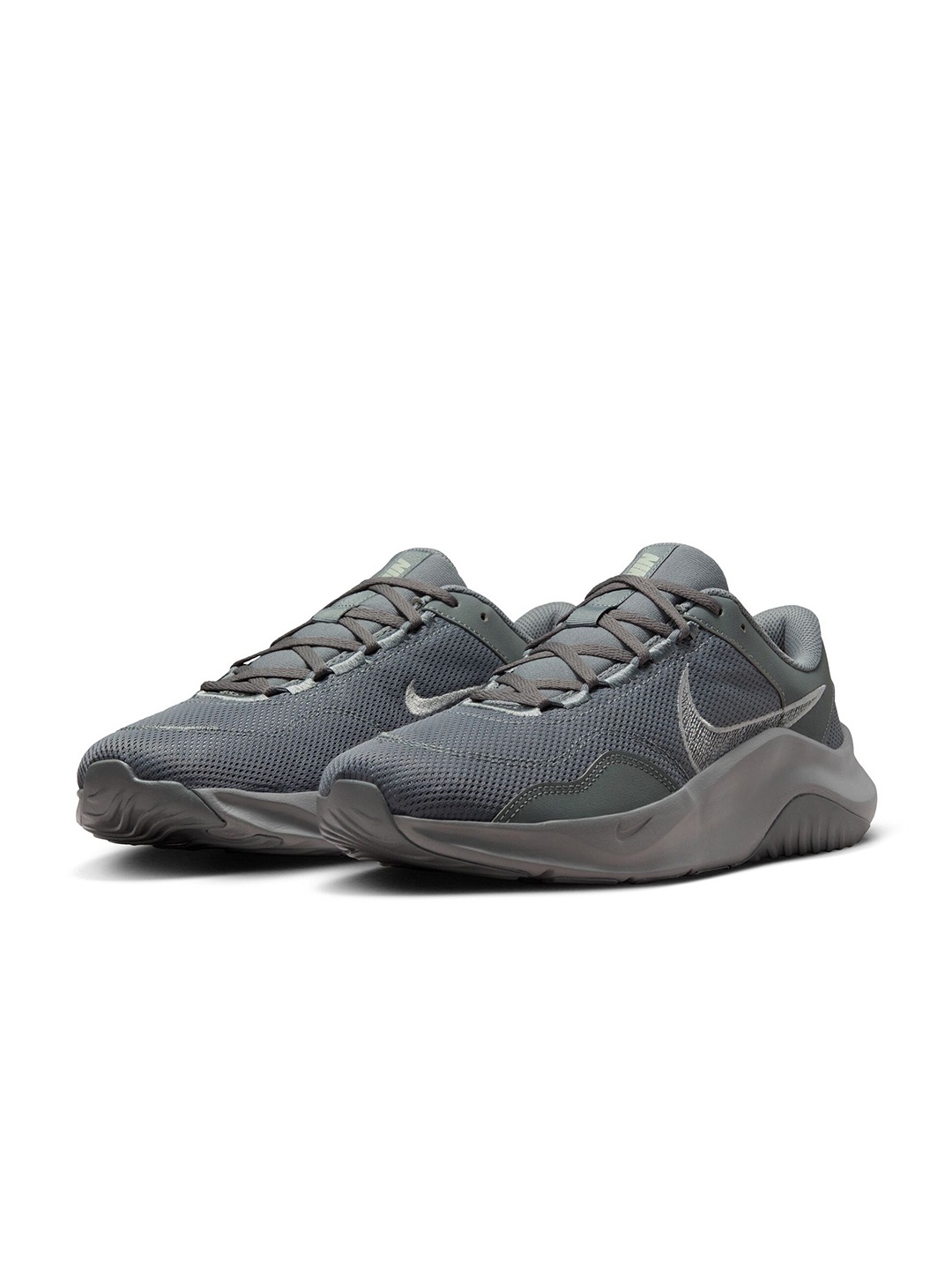 

Nike Men Legend Essential 3 Next Nature Workout Shoes, Black