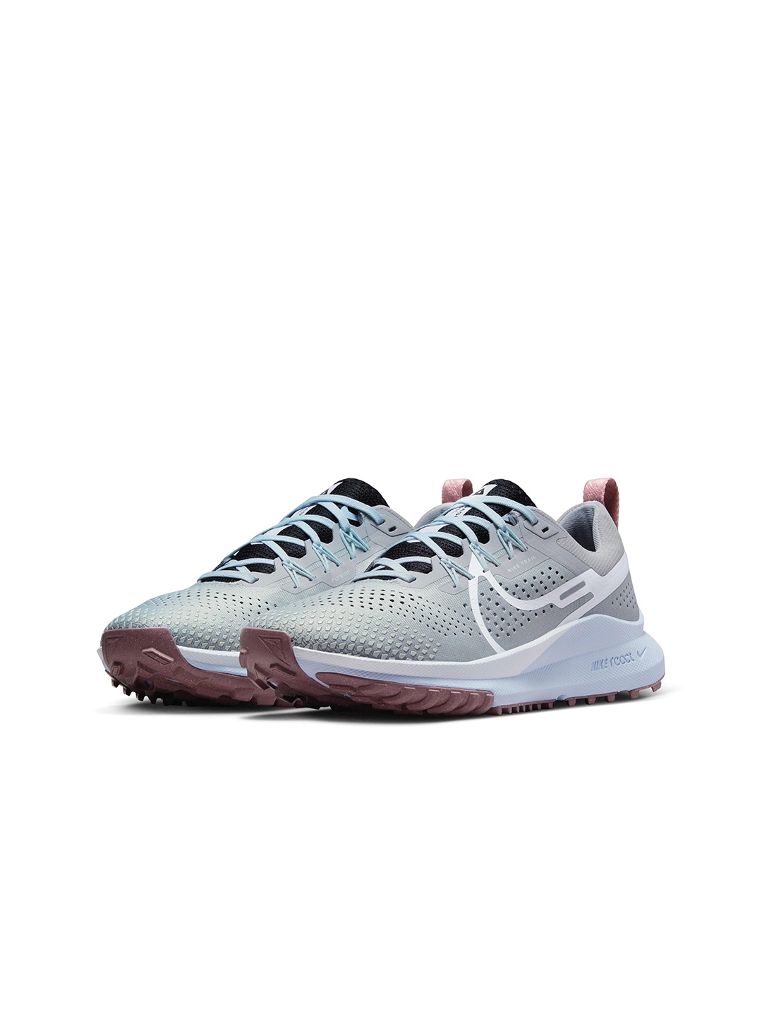 Nike Women Pegasus Trail 4 GORE-TEX Waterproof Trail Running Shoes, Grey