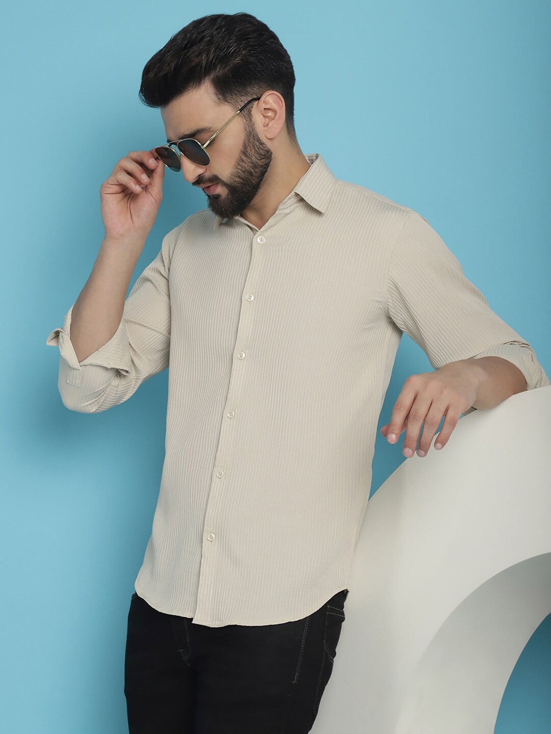 

Indian Needle Vertical Stripes Spread Collar Classic Wrinkle Free Casual Shirt, Cream