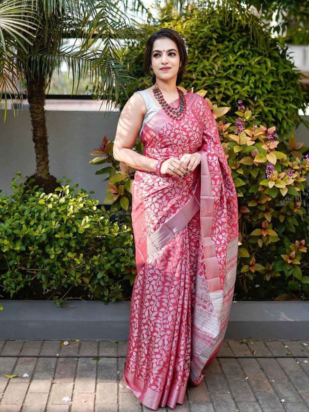 

DIVASTRI Ethnic Motifs Woven Design Zari Pure Silk Kanjeevaram Saree, Pink
