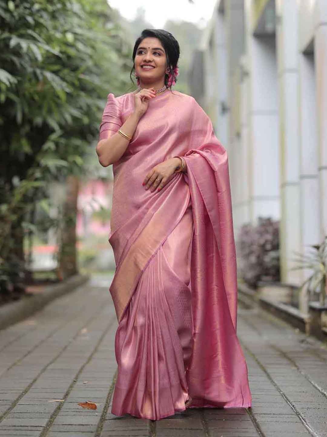 

DIVASTRI Ethnic Motifs Woven Design Zari Pure Silk Kanjeevaram Saree, Pink
