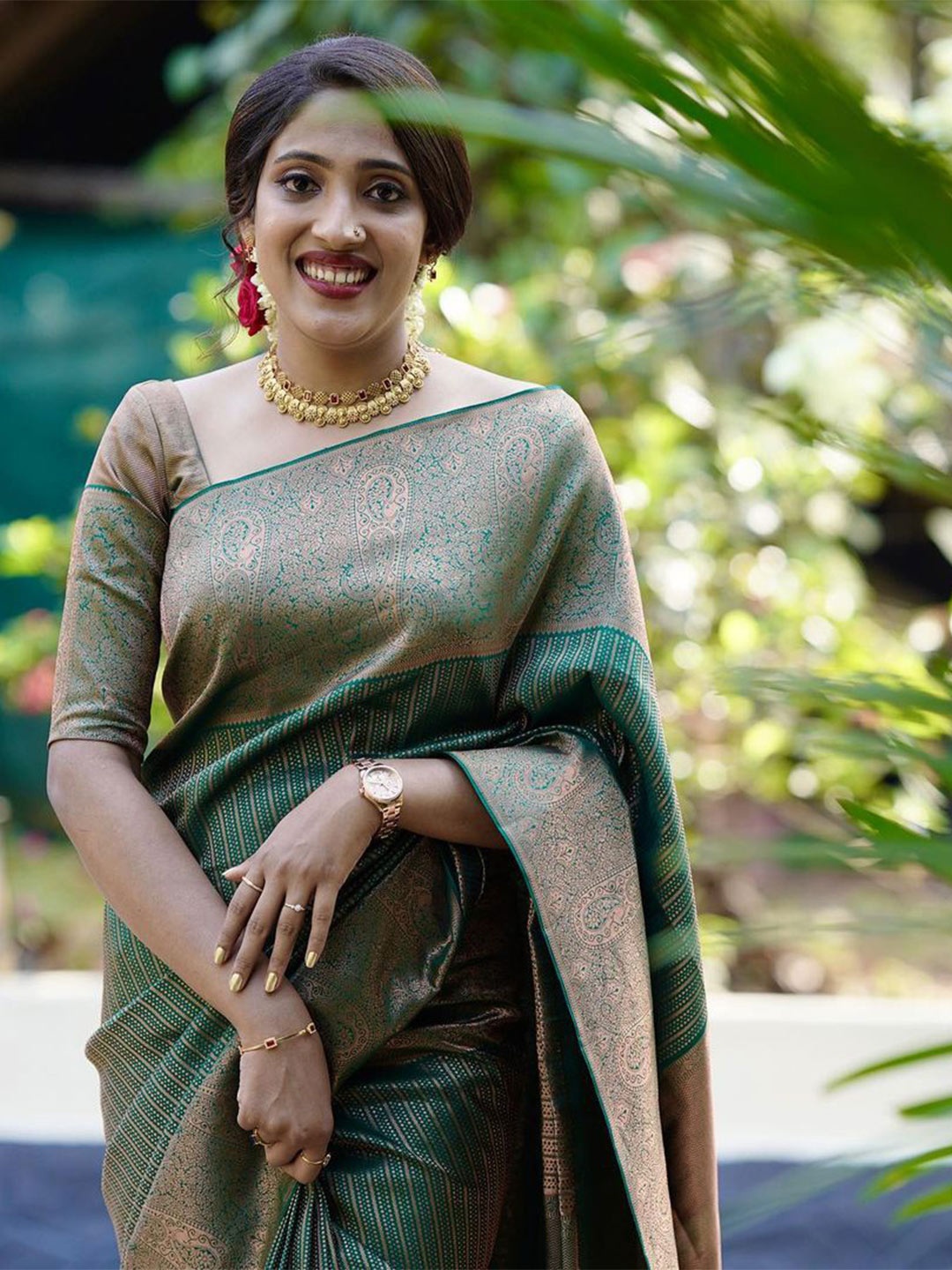 

DIVASTRI Woven Design Zari Pure Silk Kanjeevaram Saree, Green