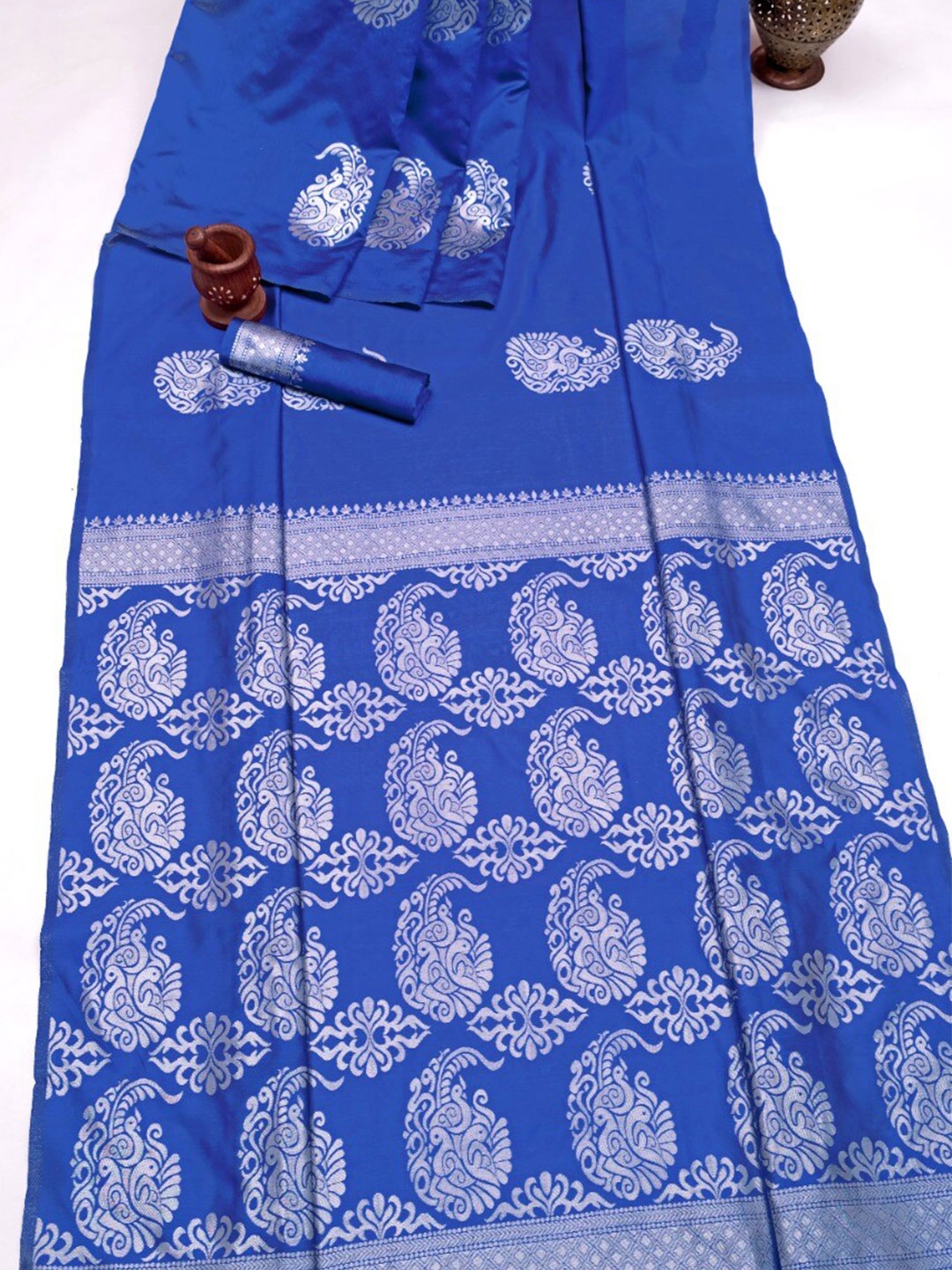 

DIVASTRI Ethnic Motifs Woven Design Zari Pure Silk Kanjeevaram Saree, Blue