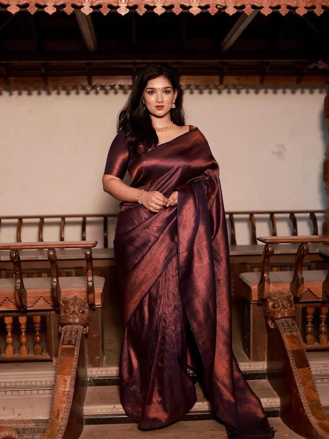 

DIVASTRI Ethnic Motifs Woven Design Zari Pure Silk Kanjeevaram Saree, Navy blue