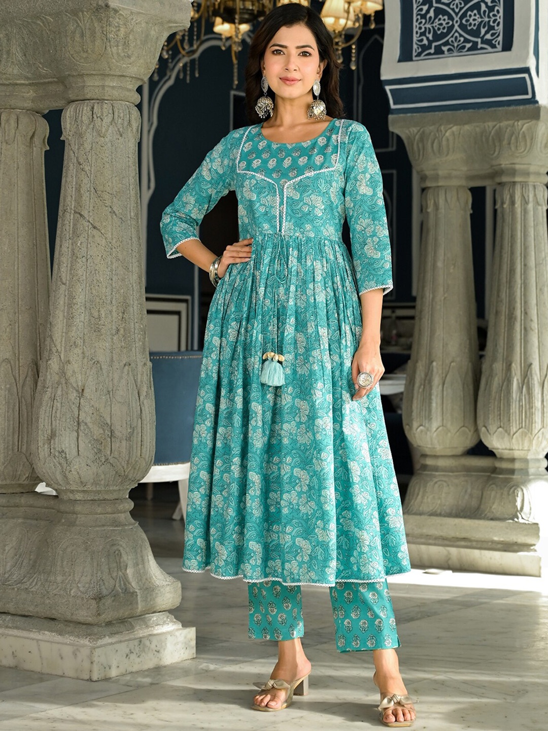 

The Kapas Floral Printed Sequinned Pure Cotton Kurta With Trouser & Dupatta, Teal
