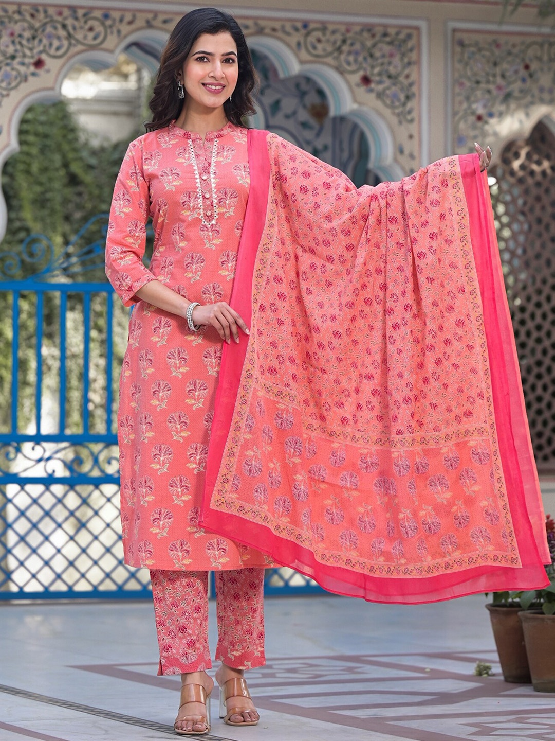 

The Kapas Floral Printed Regular Pure Cotton Kurti with Trousers & With Dupatta, Peach
