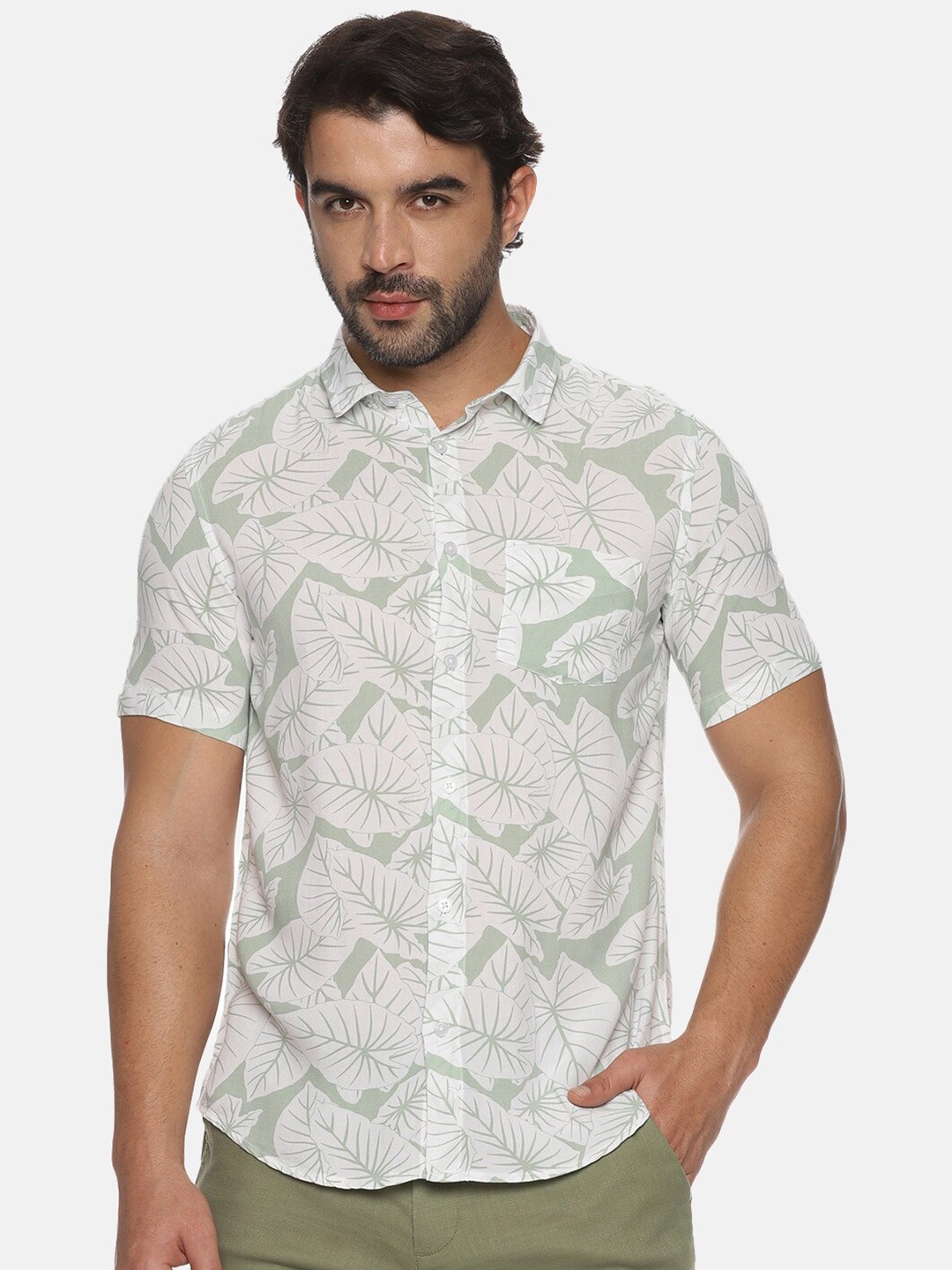 

Tusok Floral Printed Smart Spread Collar Curved Casual Shirt, Green