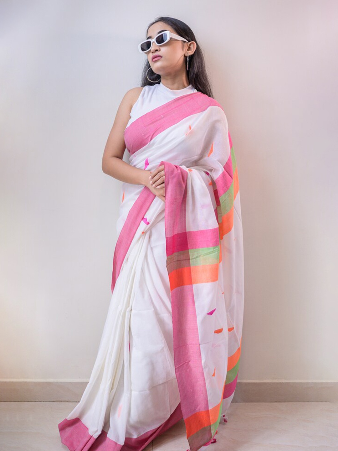 

RODDUR Woven Design Pure Cotton Saree with Tassels, White