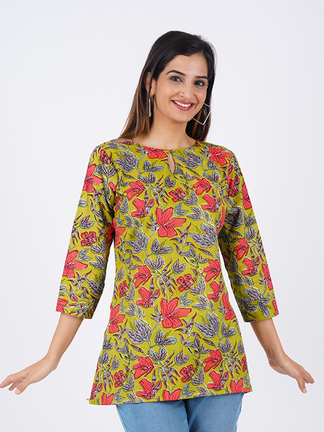 

BAESD Floral Printed Keyhole Neck Kurti, Green