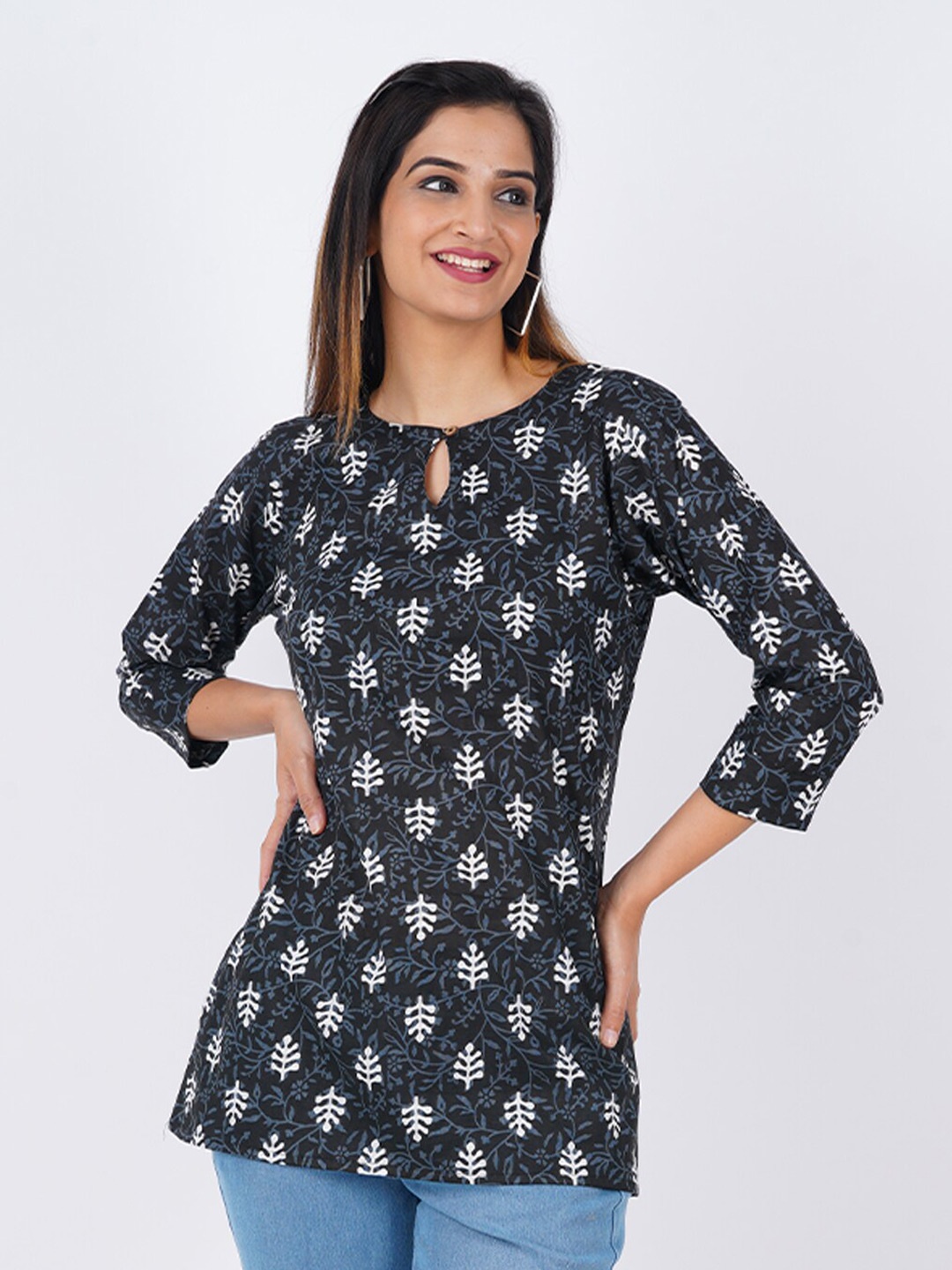 

BAESD Floral Printed Keyhole Neck Kurti, Black
