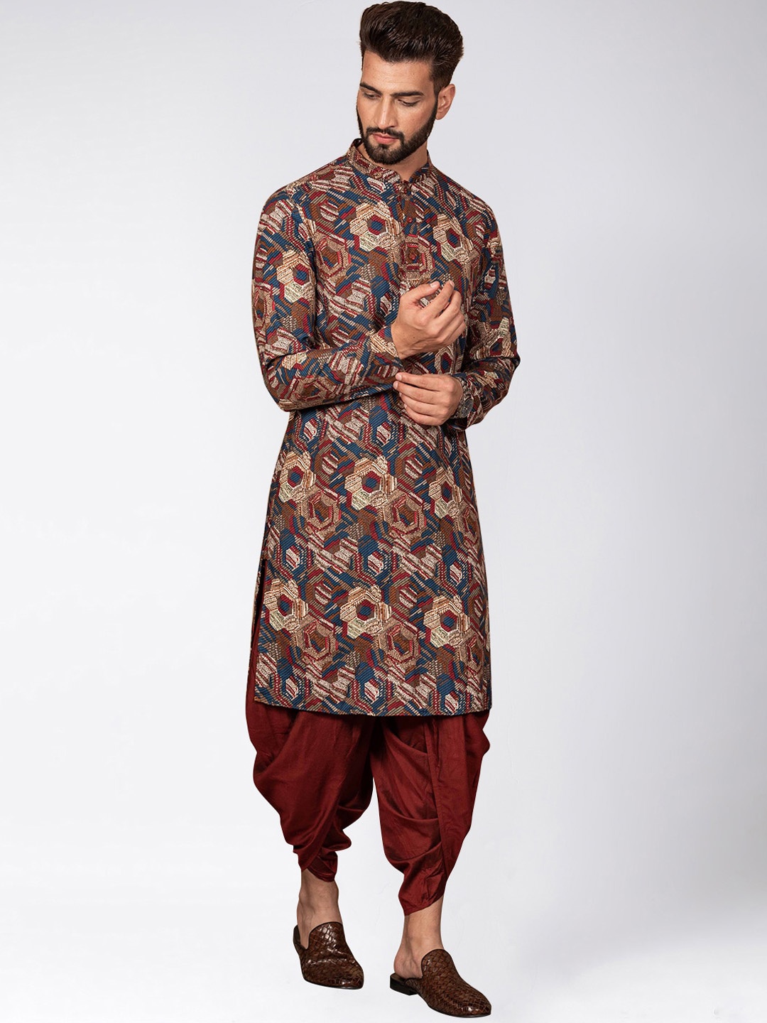 

KISAH Men Printed Regular Fit Abstract Print Kurta Dhoti Set, Maroon