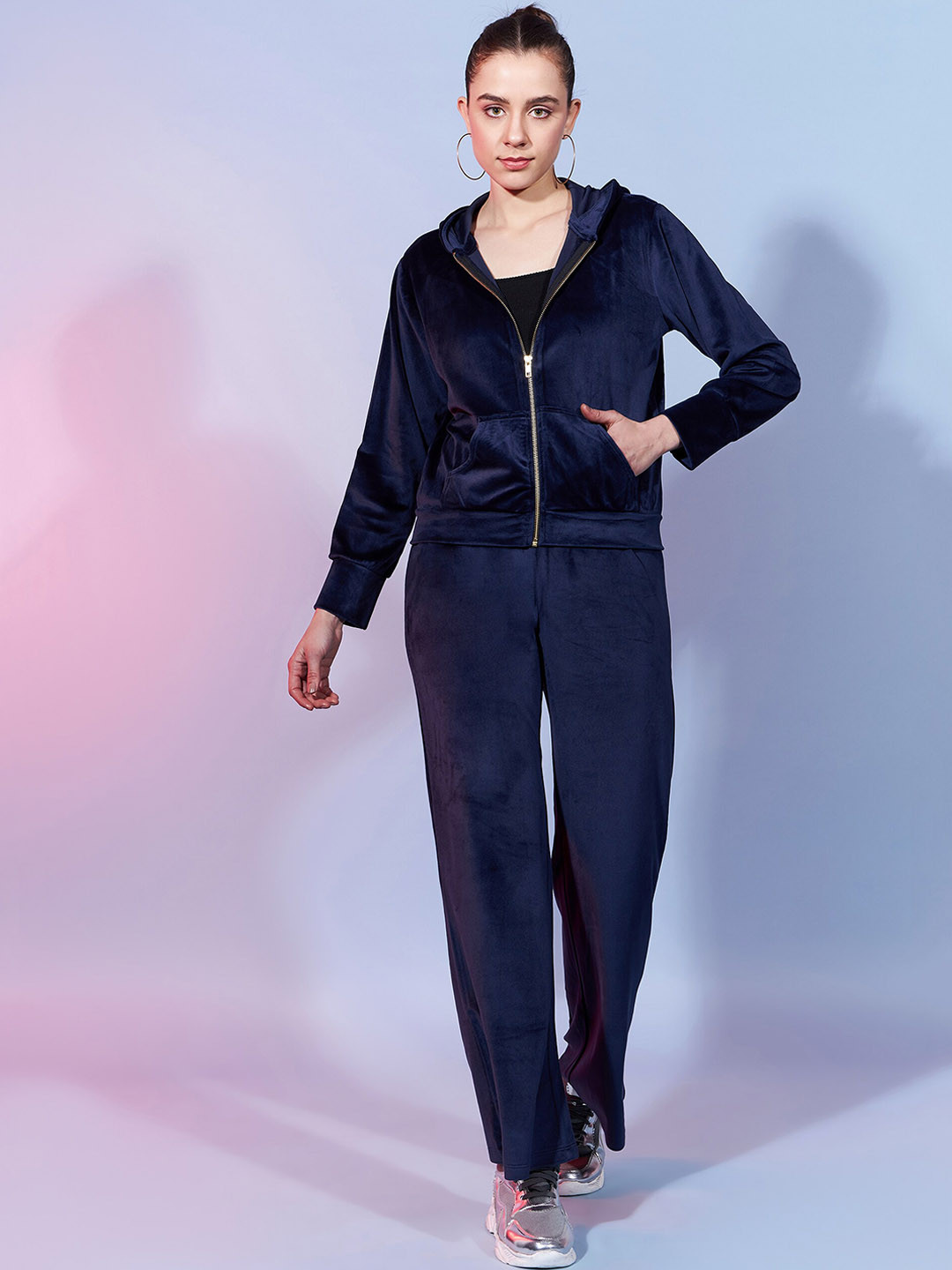 

DressBerry Black Hooded Neck Long Sleeves Velvet Sweatshirt With Trousers, Navy blue