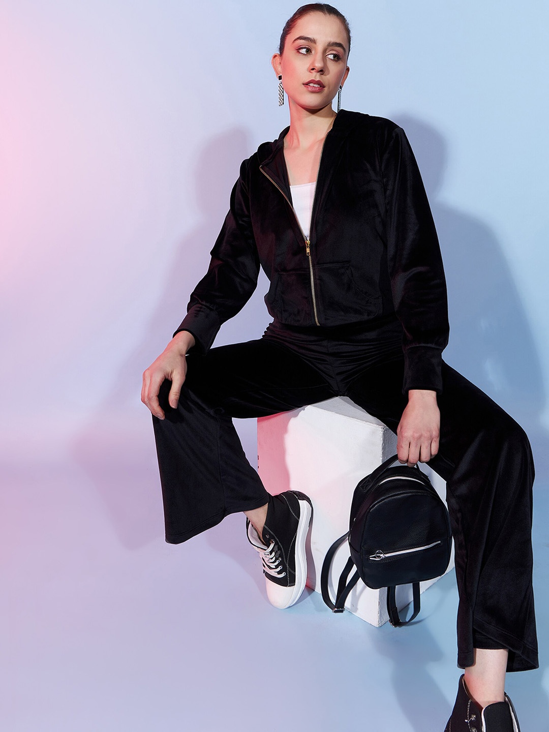 

DressBerry Black Hooded Long Sleeves Sweatshirt With Trouser
