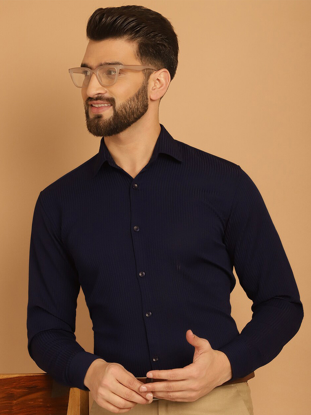

Indian Needle Classic Spread Collar Wrinkle Free Formal Shirt, Navy blue
