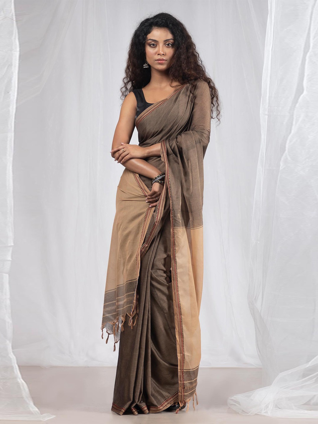

Unnati Silks Woven Design Pure Cotton Handloom Narayan Peth Saree, Brown
