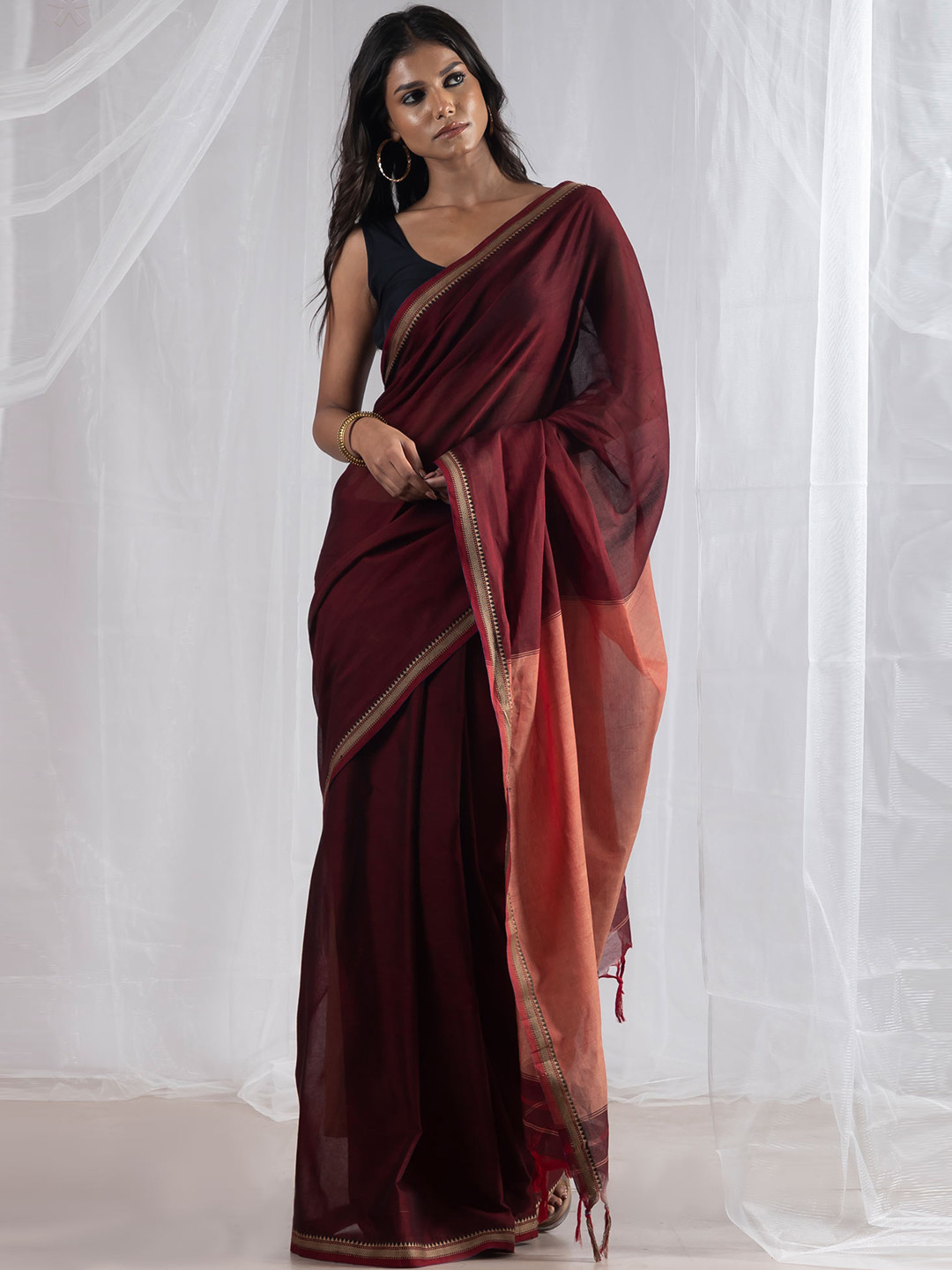 

Unnati Silks Zari Pure Cotton Handloom Narayan Peth Saree, Maroon